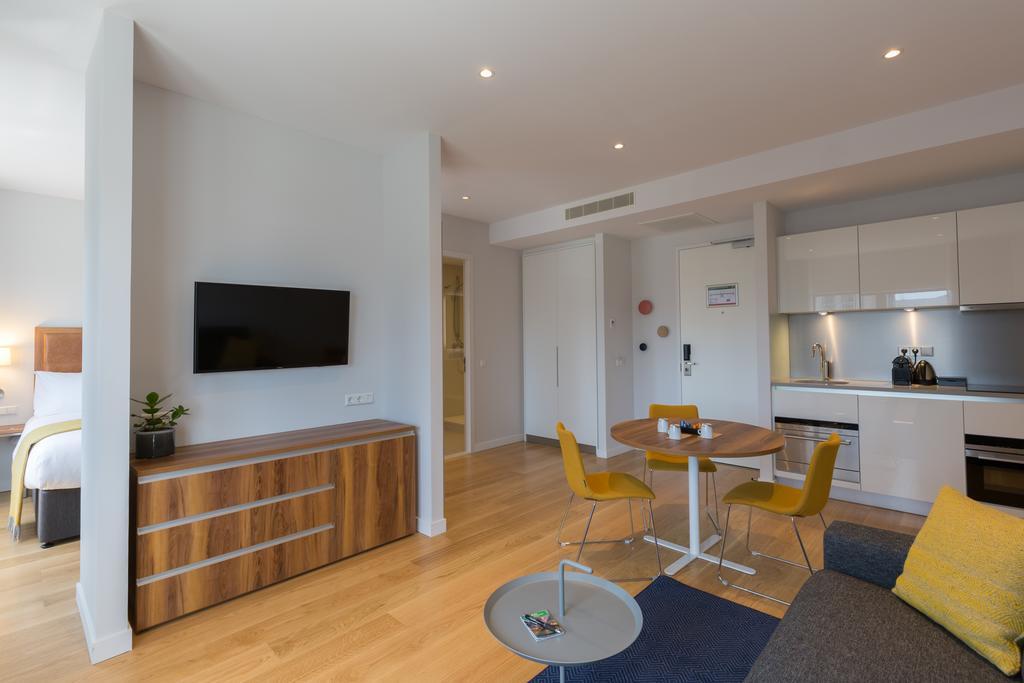 Superior One Bedroom Apartment