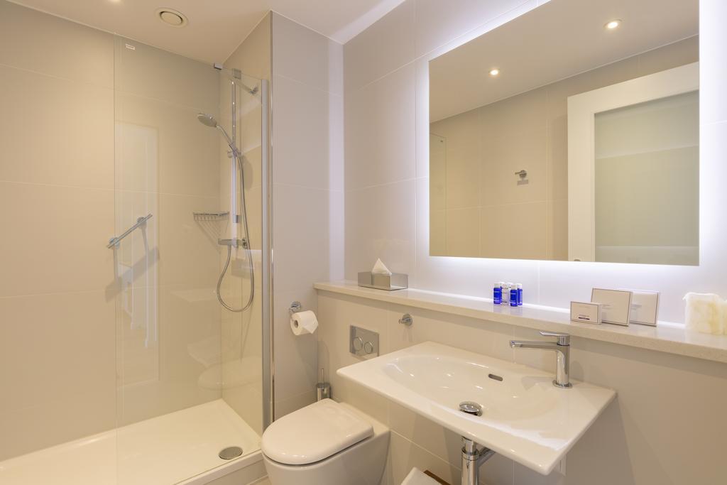 One Bedroom Corner Apartment